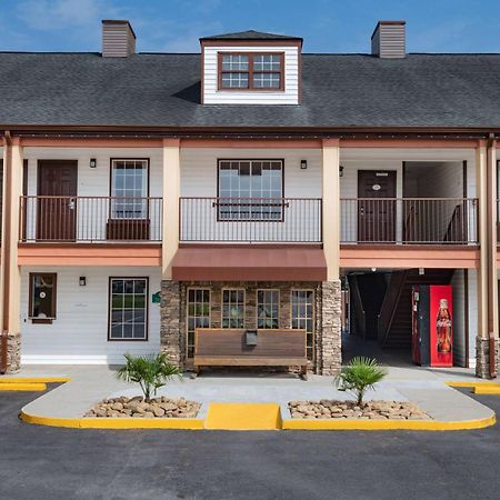 Baymont By Wyndham Commerce Ga Near Tanger Outlets Mall Dış mekan fotoğraf