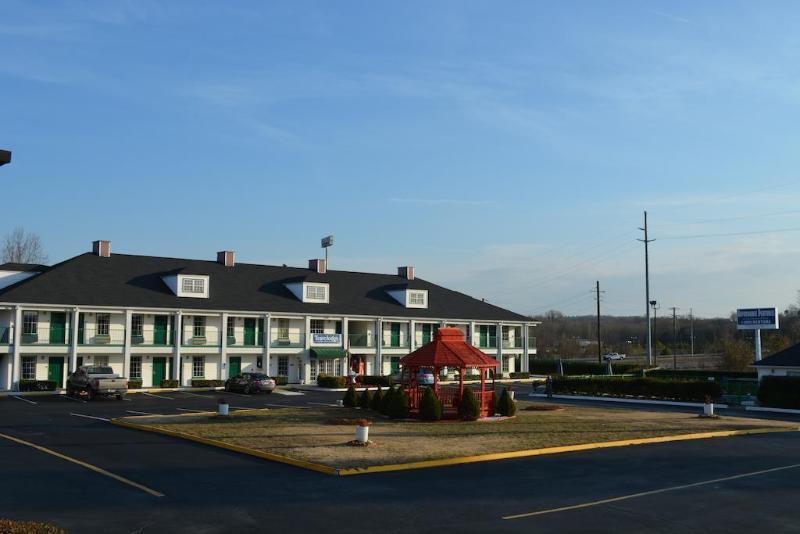 Baymont By Wyndham Commerce Ga Near Tanger Outlets Mall Dış mekan fotoğraf
